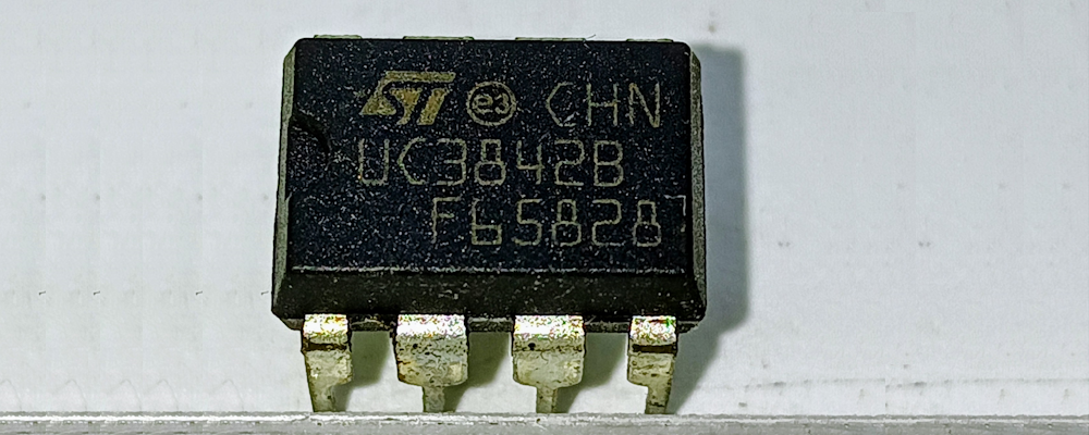 UC3842B PWM Controller IC – DIP-8 Package 